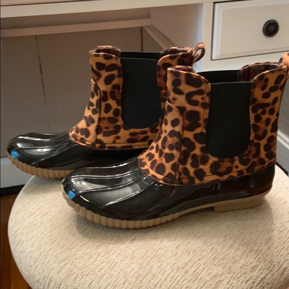 cheetah duck boots!